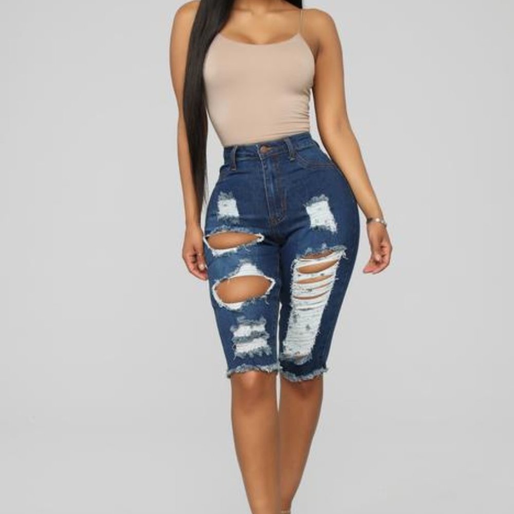 New! Fashion Nova distressed bermuda shorts in size 13